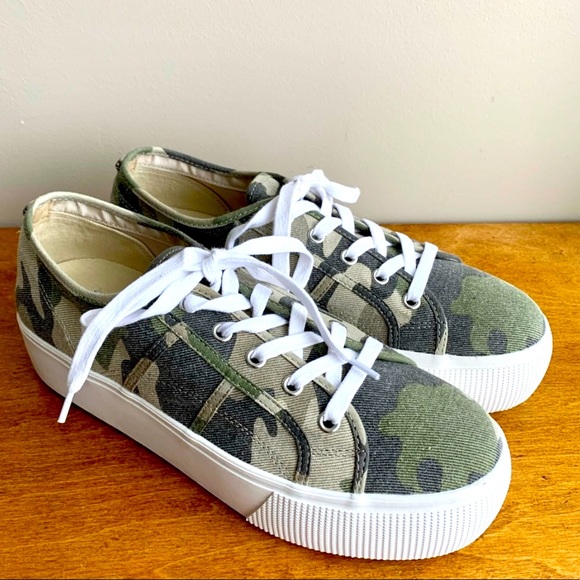 Steve Madden Sneaker Camo - Picture 1 of 8
